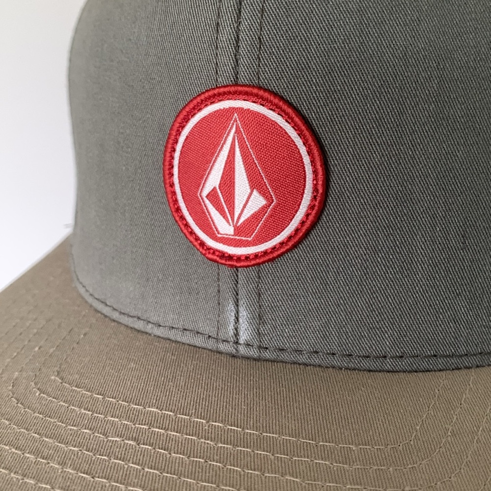Volcom Hat - Picture 3 of 6